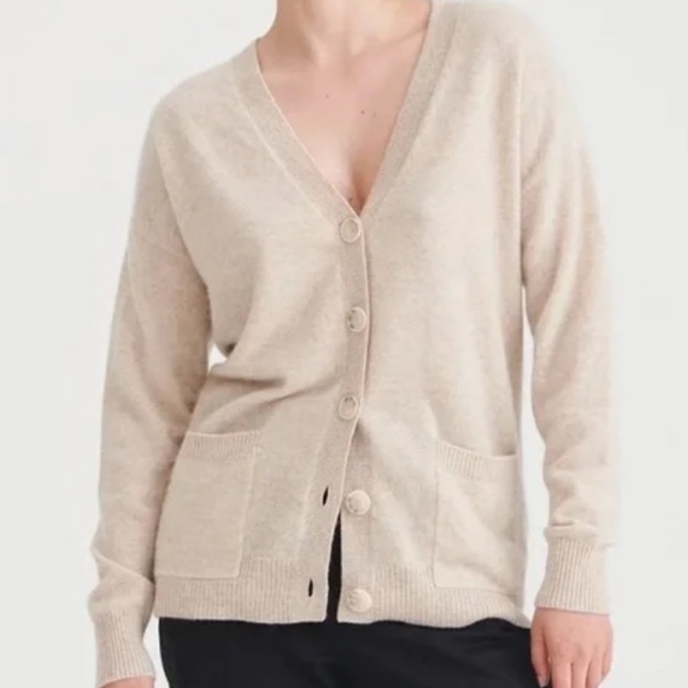 AQUA Cashmere V Neck Cardigan Sweater – Medium – Luxuriously Soft in Oatmeal‎